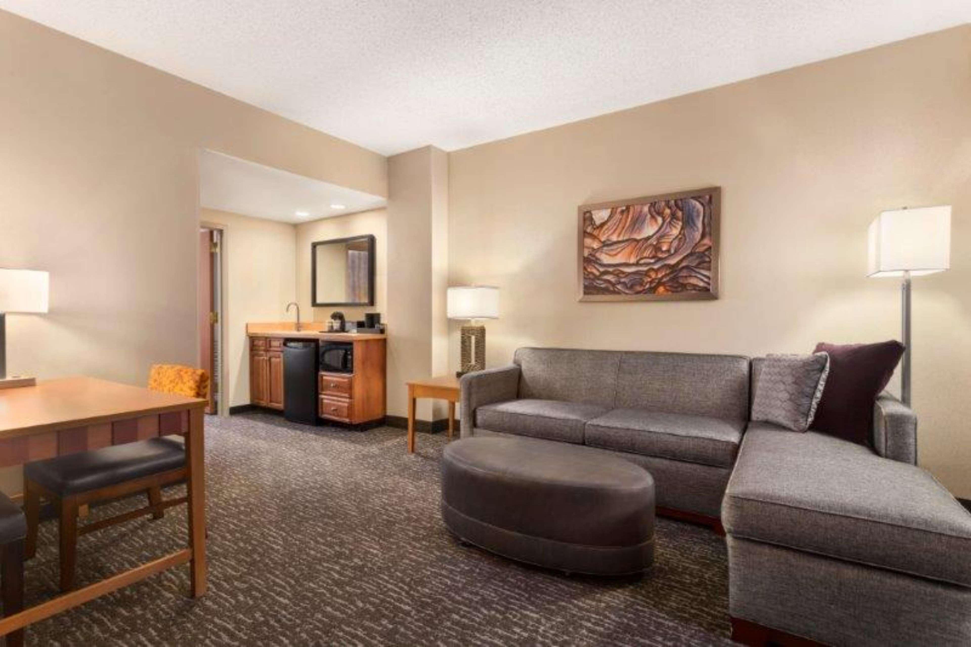 Embassy Suites Northwest Arkansas - Hotel, Spa & Convention Center Rogers Zewnętrze zdjęcie